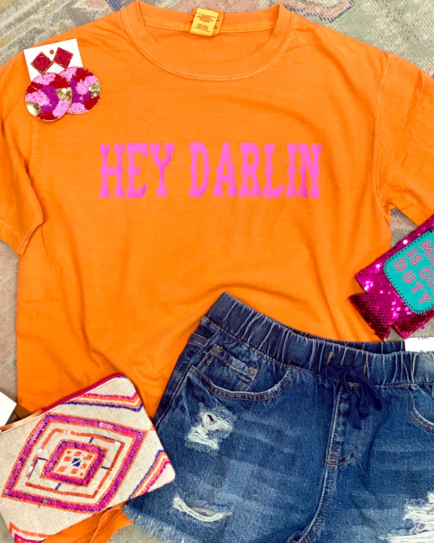 Hey Darlin Tee